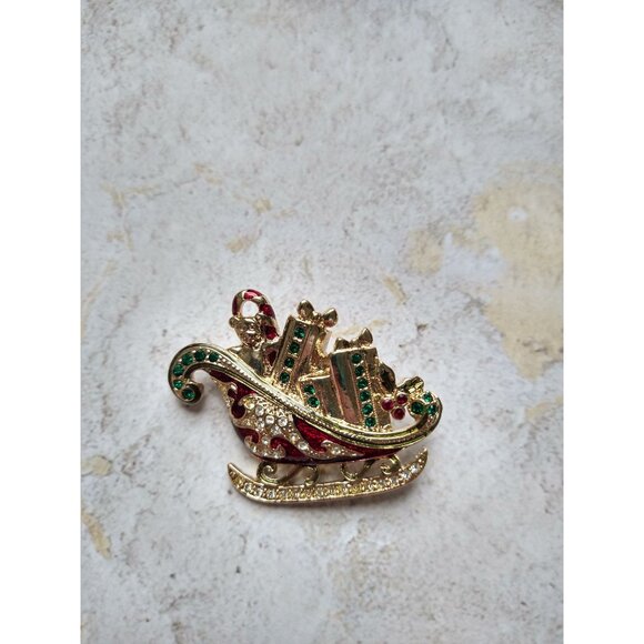 Vintage Monet Christmas Sleigh Pin Brooch Gold Tone Estate Jewelry - Picture 4 of 8